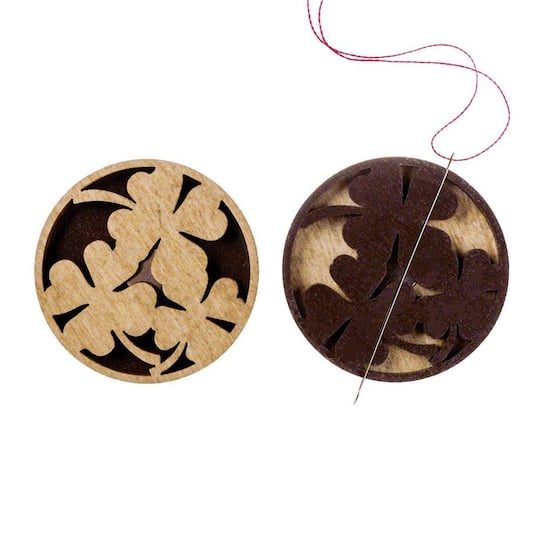 Wonderland Crafts Four-Leaf Clover Double-Sided Magnetic Needle Holder
